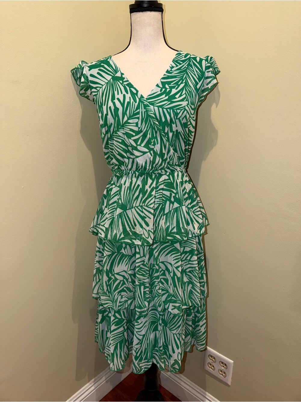 Kate and Lily Green Tropical Palm Leaf Print Tiered Midi Dress Sz 12